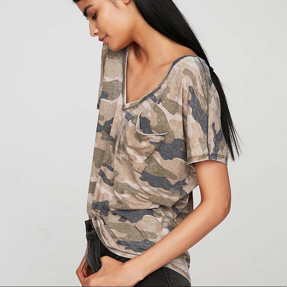 Express Camo V-Neck tee